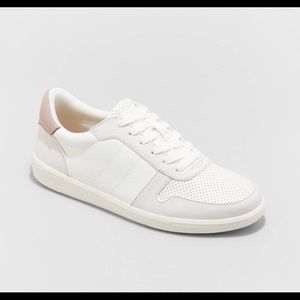 Universal Thread Womens Hal Sneakers